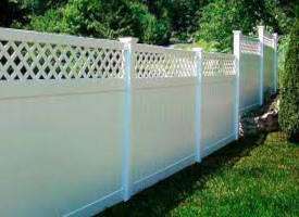 imagen de una cerca blanca hecha de pvc